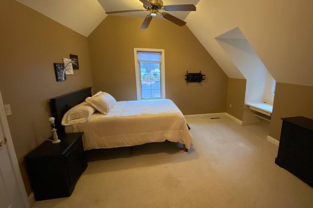 Photo of Bedroom in Hummels Wharf
