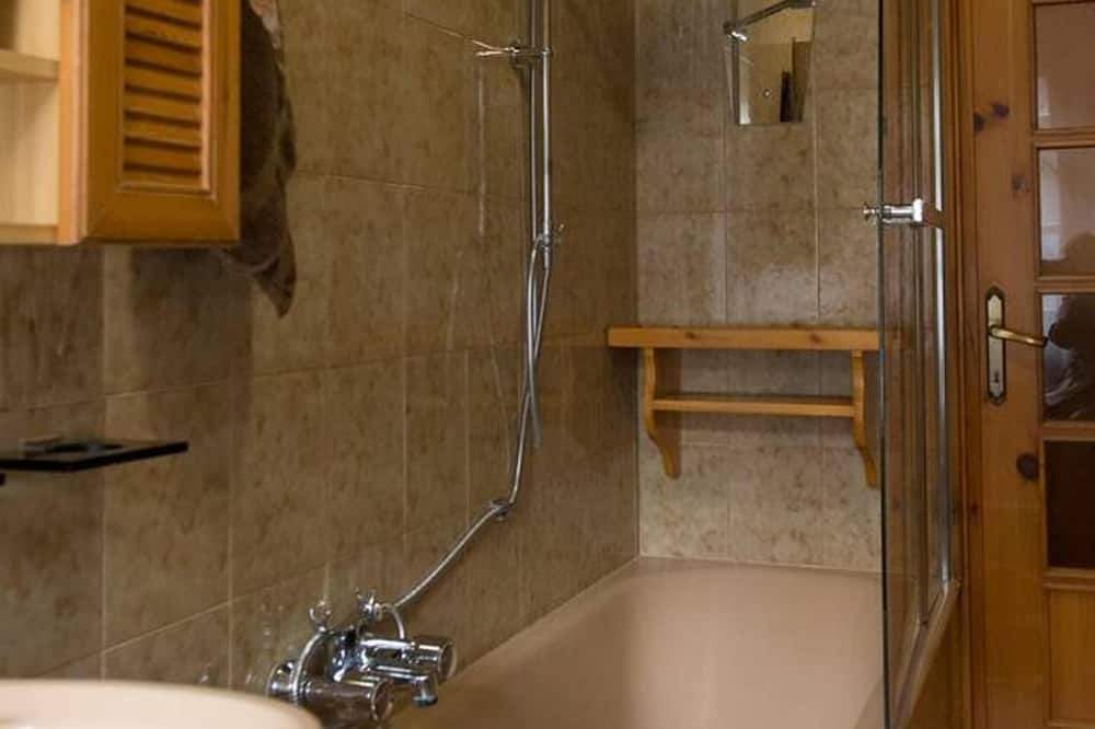 Photo of Bathroom in Villa-Nabian
