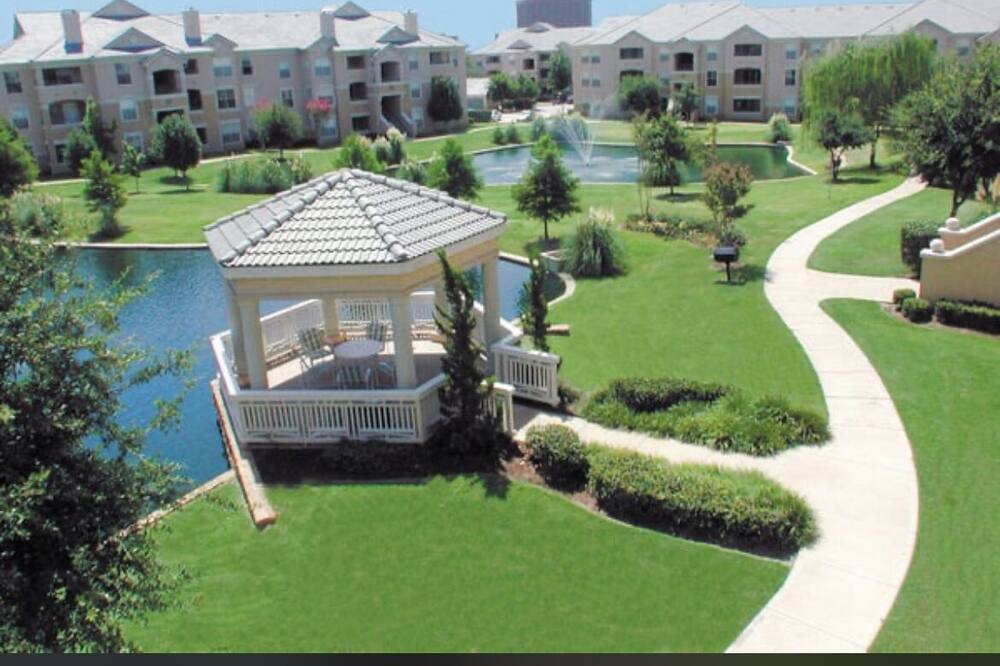 Photo of Outdoor in Addison