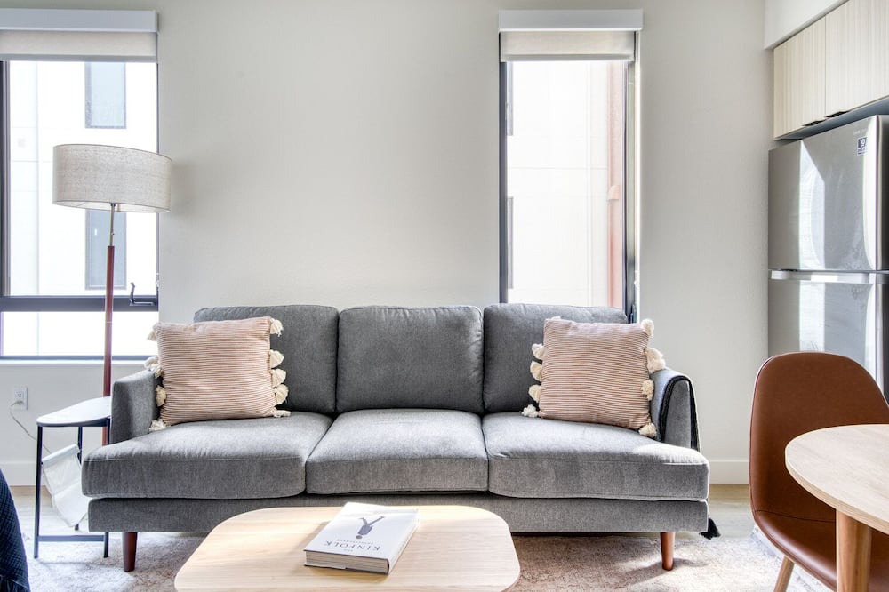 Photo of Livingroom in Downtown Berkeley