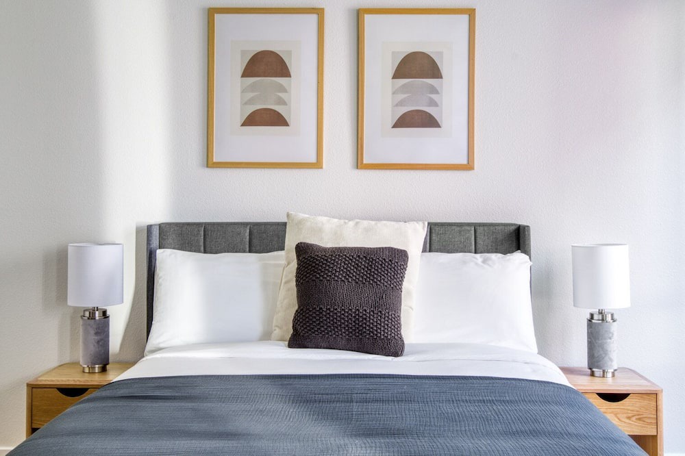 Photo of Bedroom in Downtown Berkeley