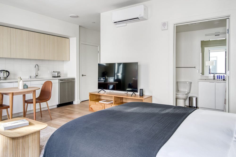 Photo of Bedroom in Downtown Berkeley