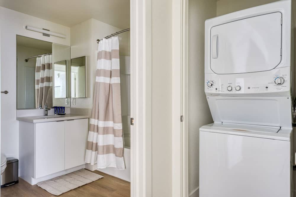Photo of Bedroom in Downtown Berkeley