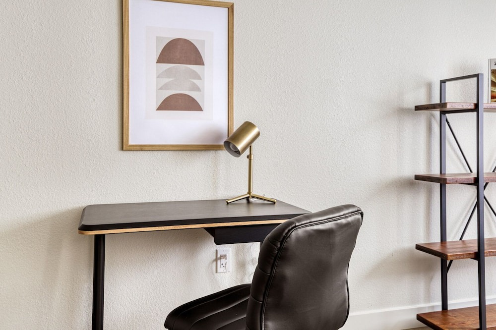 Photo of Bedroom in Downtown Berkeley