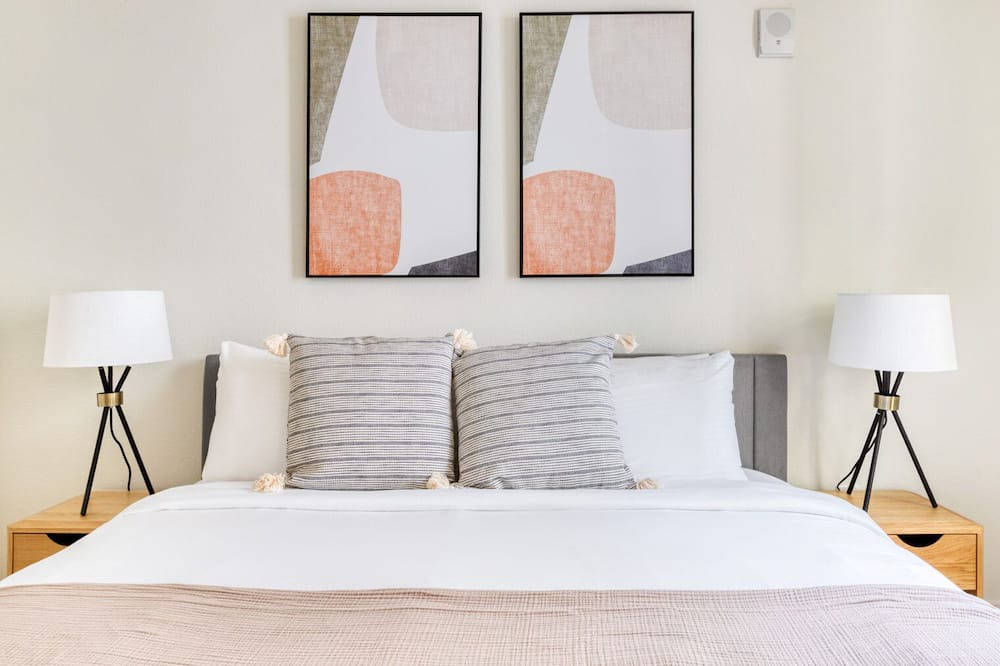 Photo of Bedroom in Downtown Berkeley