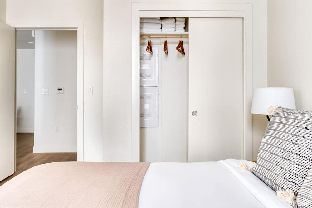 Photo of Bedroom in Downtown Berkeley