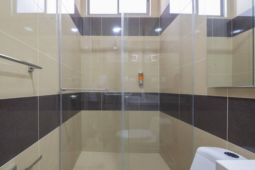 Photo of Bathroom in Urb Plenomar