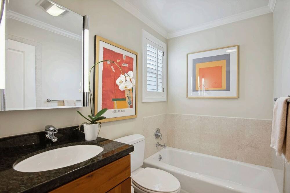 Photo of Bathroom in Cow Hollow