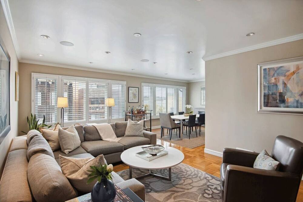 Photo of Livingroom in Cow Hollow