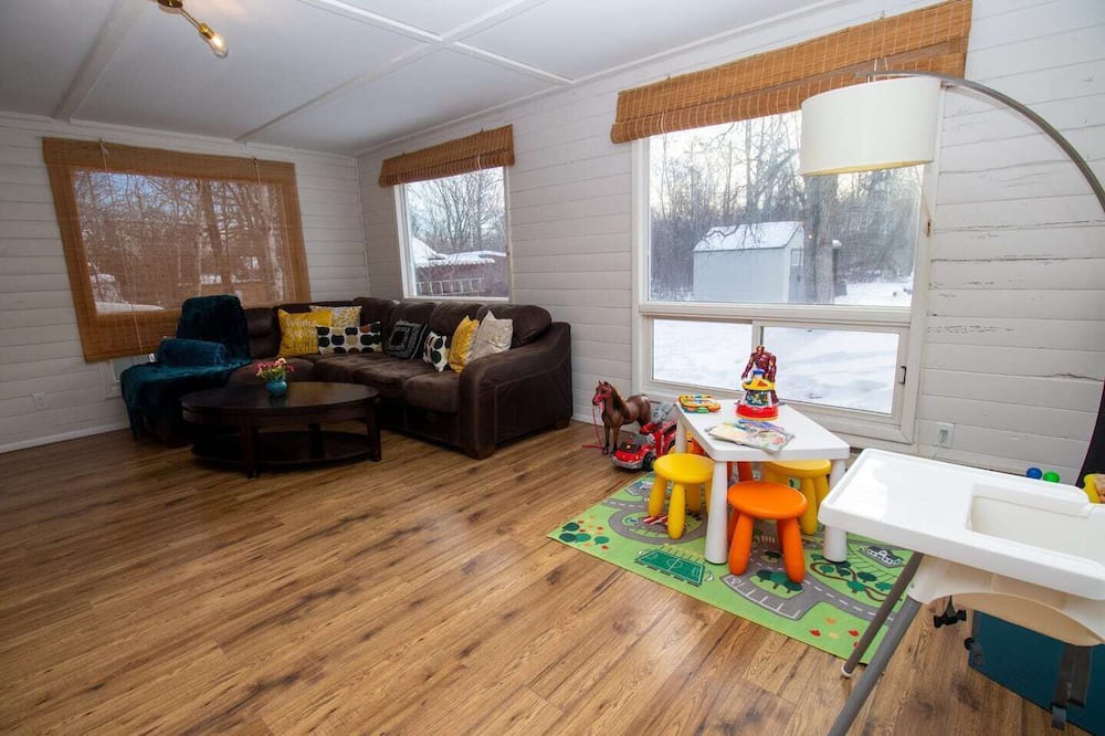 Photo of Livingroom in Hillside Beach