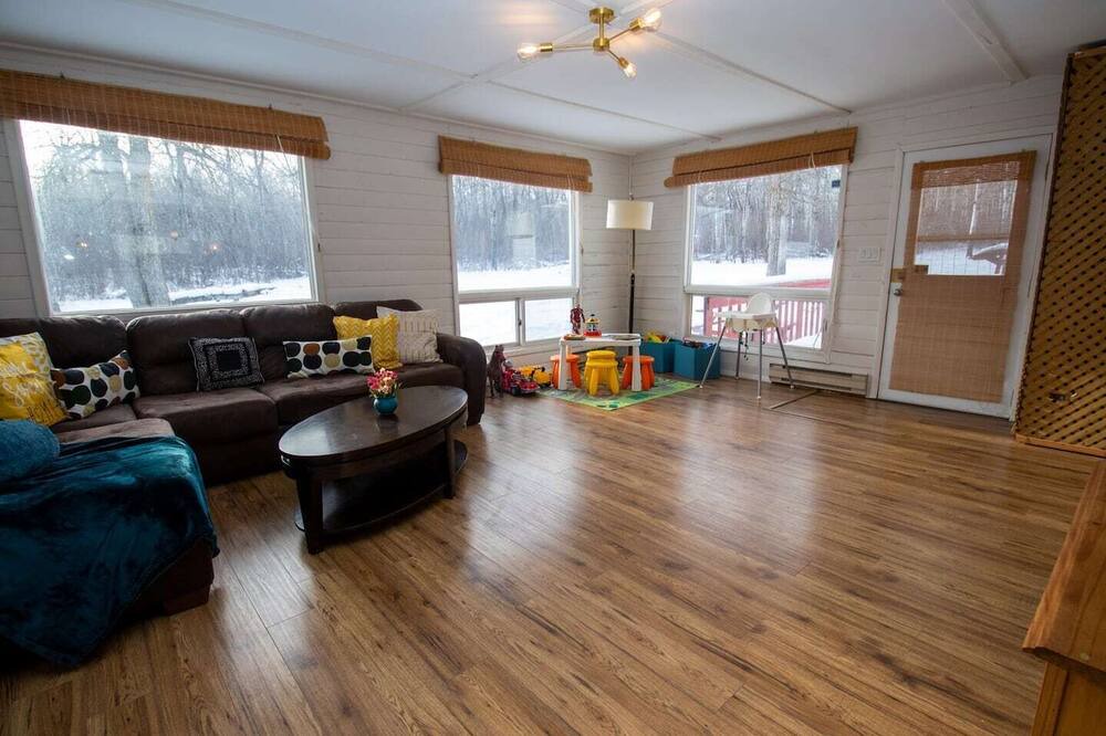 Photo of Livingroom in Hillside Beach