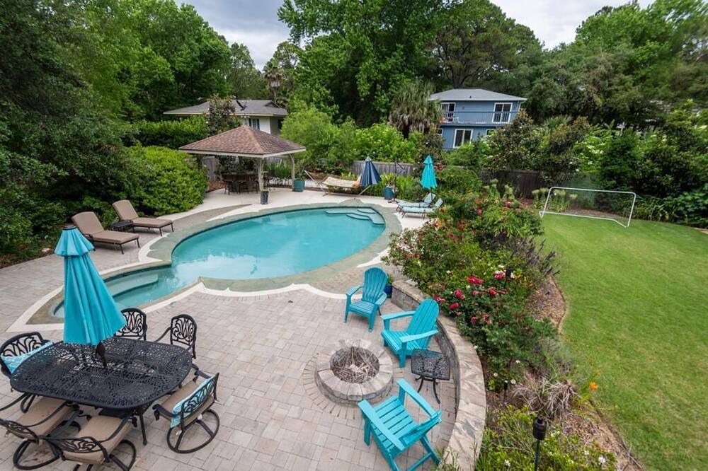 Photo of Outdoor in Folly Field