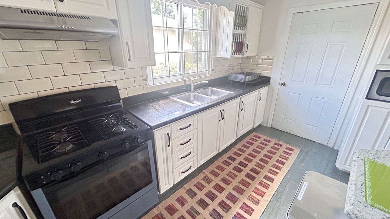 Photo of Kitchen in Runaway Bay