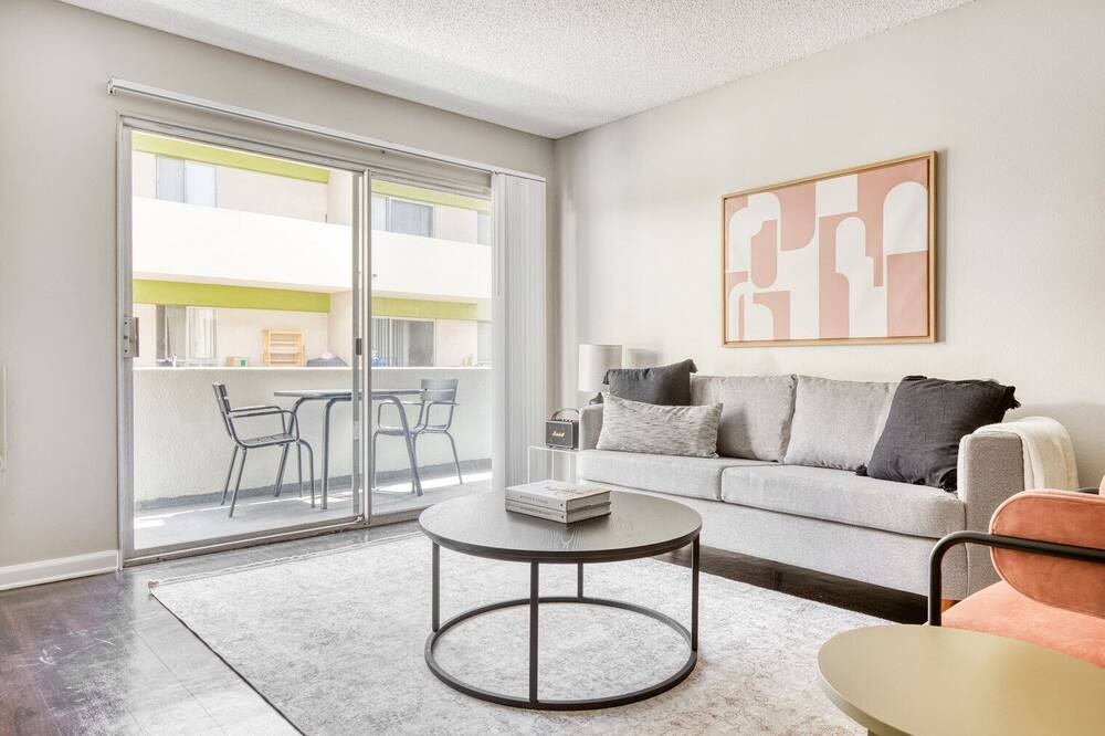 Photo of Livingroom in Rampart Village