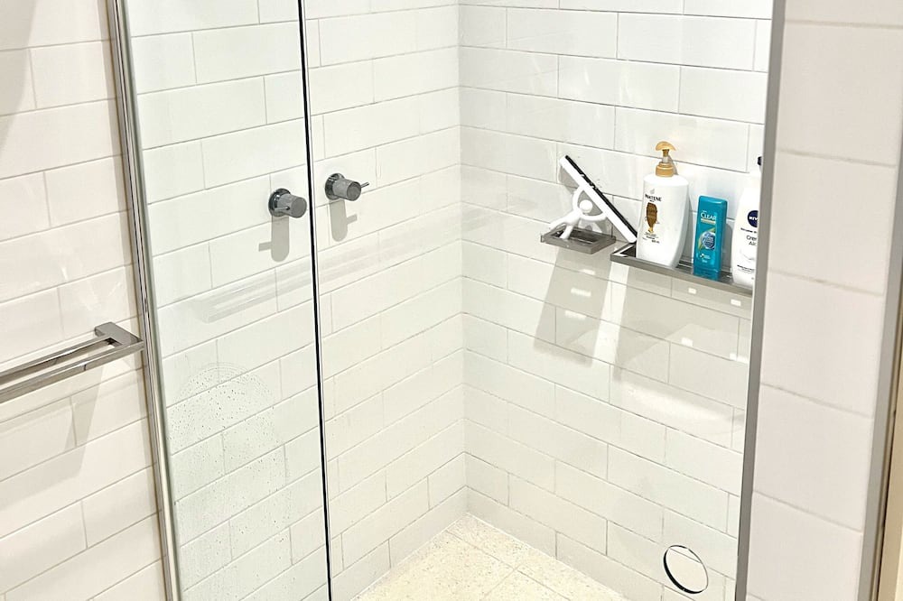 Photo of Bathroom in Crows Nest