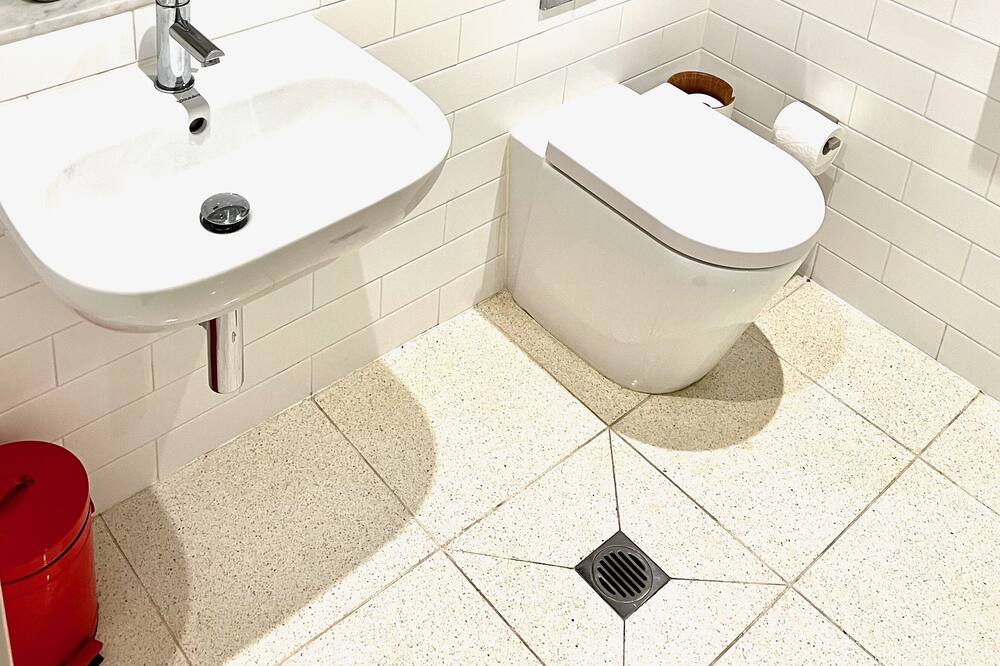 Photo of Bathroom in Crows Nest