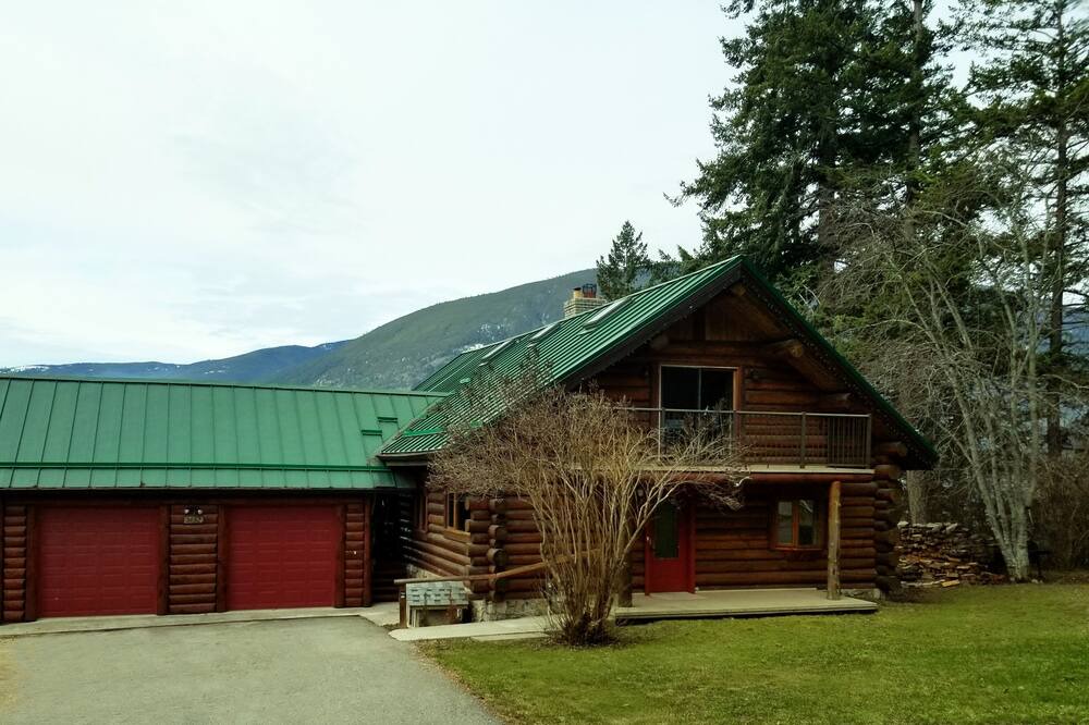 Photo of Others in Tappen