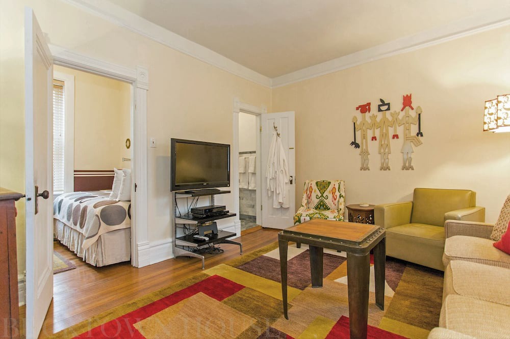 Photo of Livingroom in Bucktown