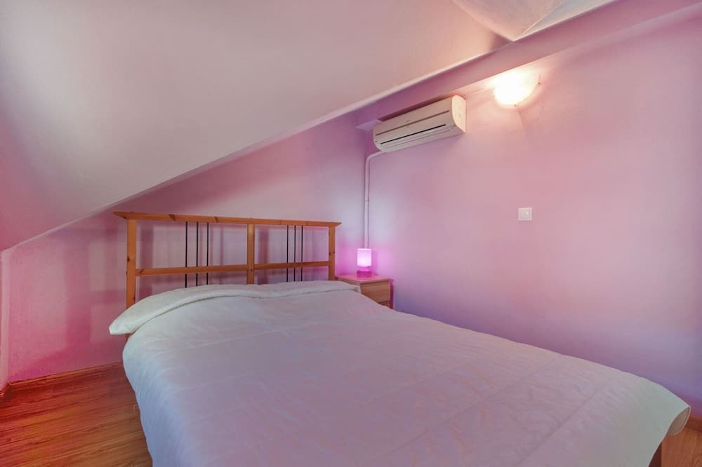 Photo of Bedroom in Saronida
