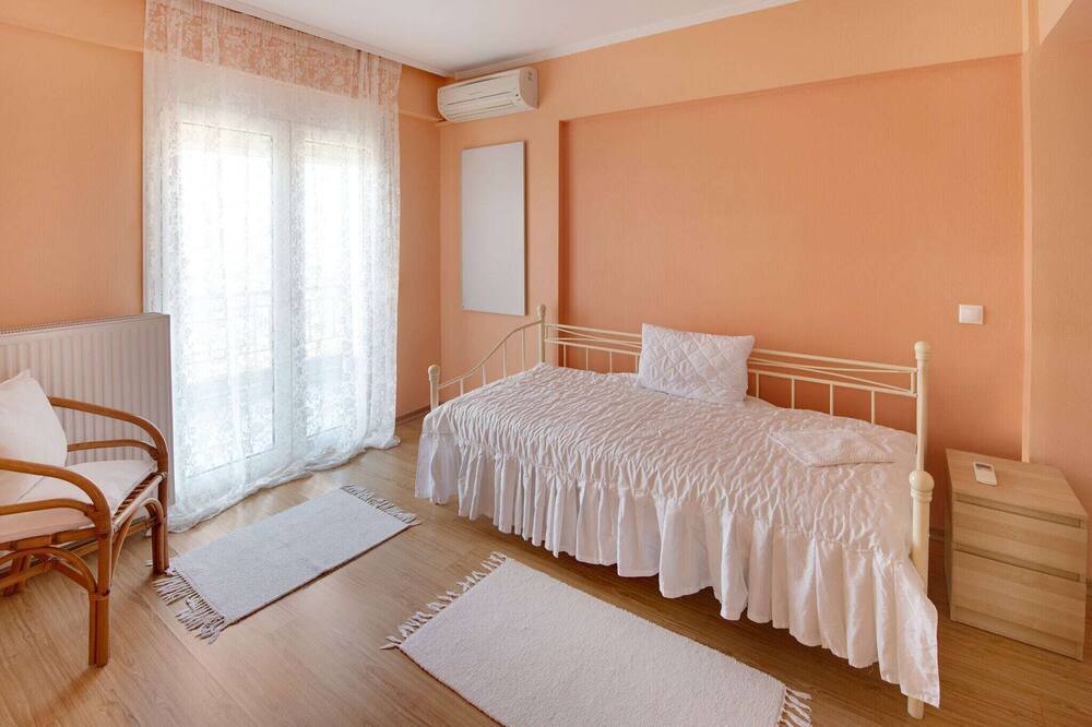 Photo of Bedroom in Saronida