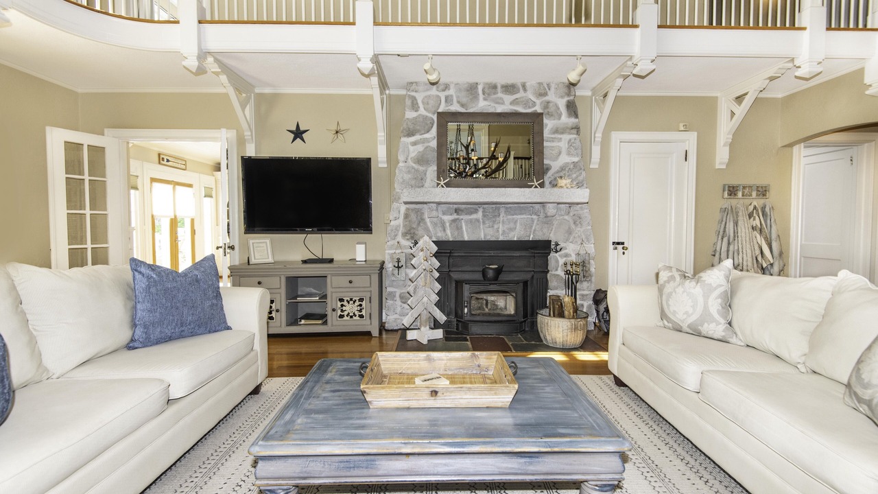 Photo of Livingroom in Amston