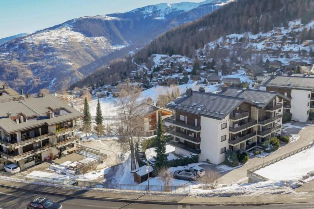 Photo of Outdoor in Saint-Pierre-de-Clages