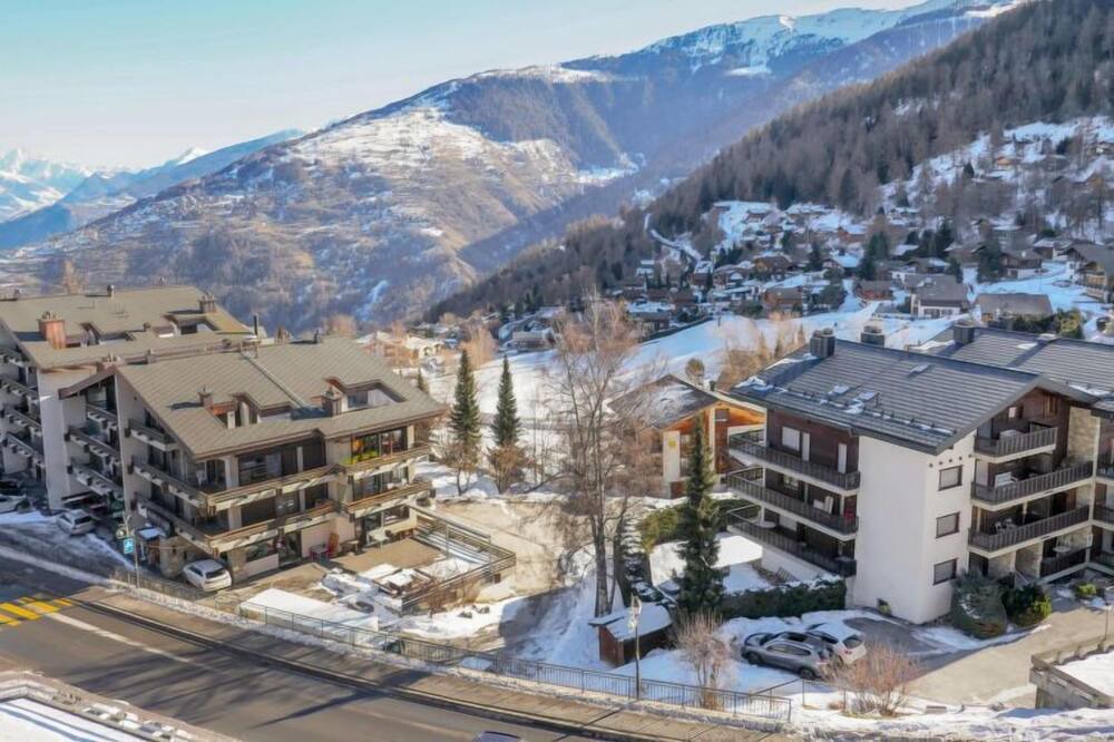 Photo of Outdoor in Saint-Pierre-de-Clages