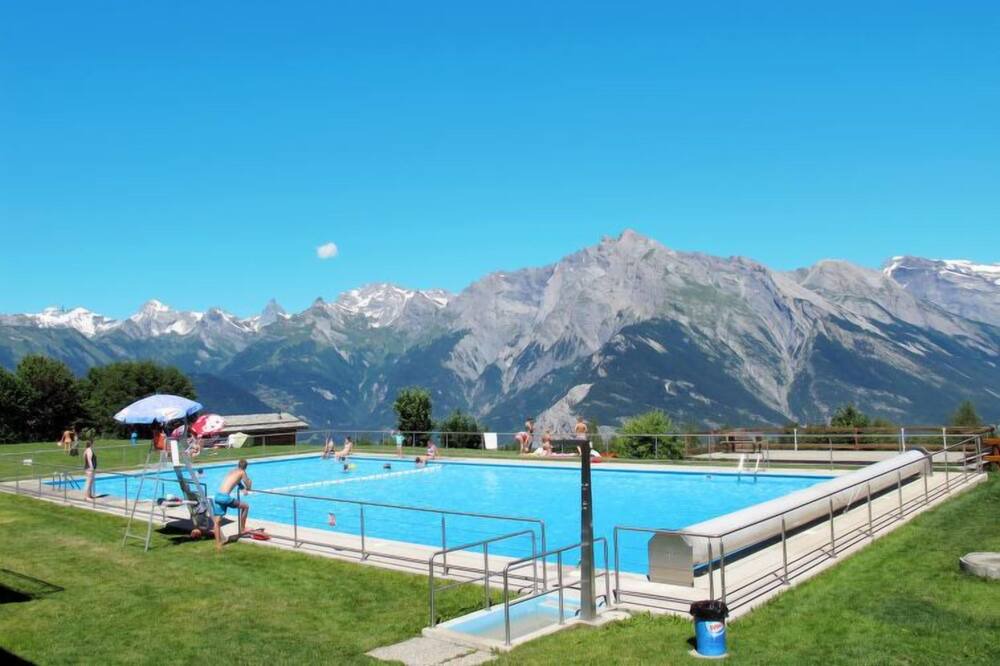 Photo of Outdoor in Saint-Pierre-de-Clages