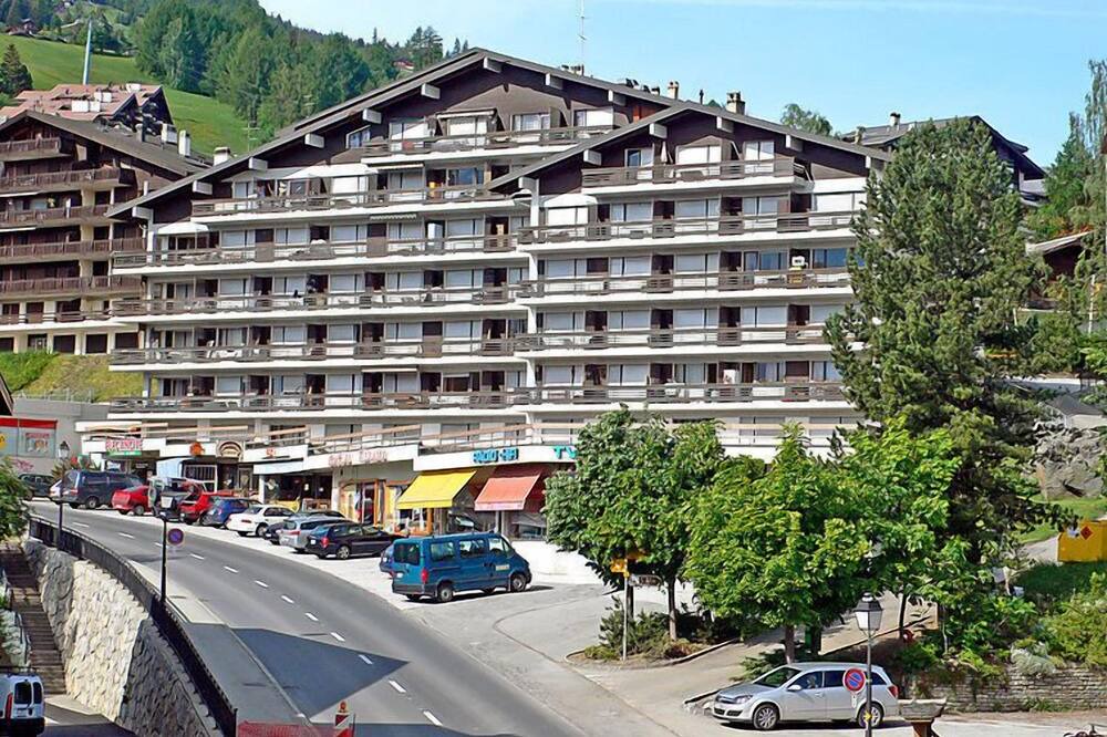 Photo of Outdoor in Saint-Pierre-de-Clages