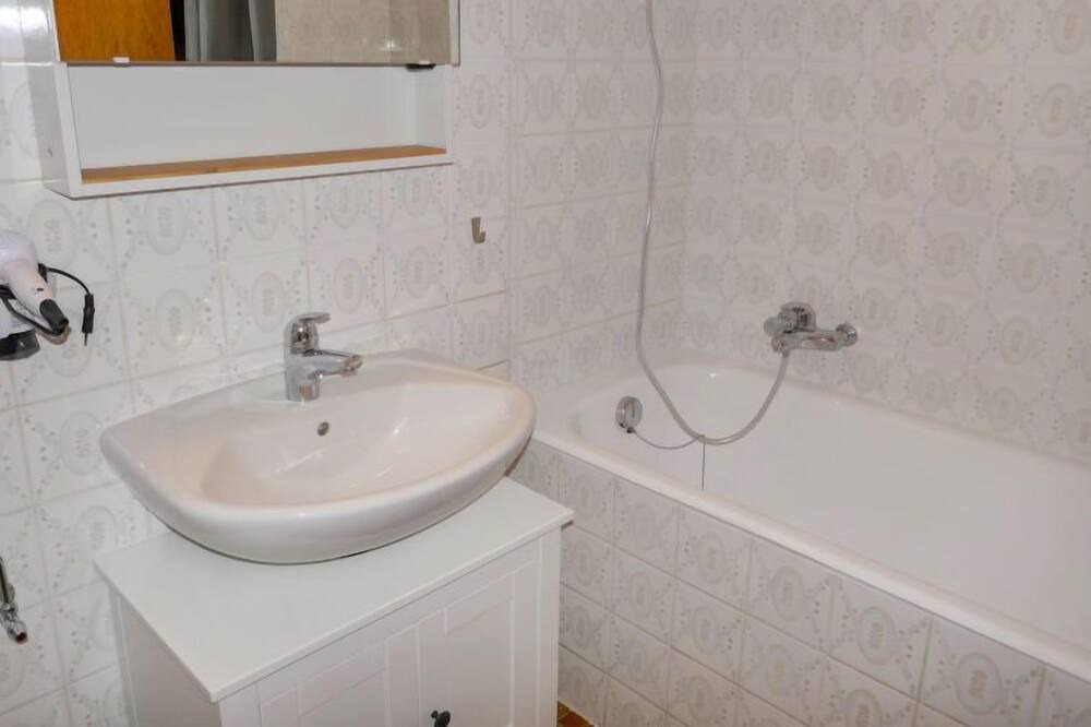 Photo of Bathroom in Saint-Pierre-de-Clages