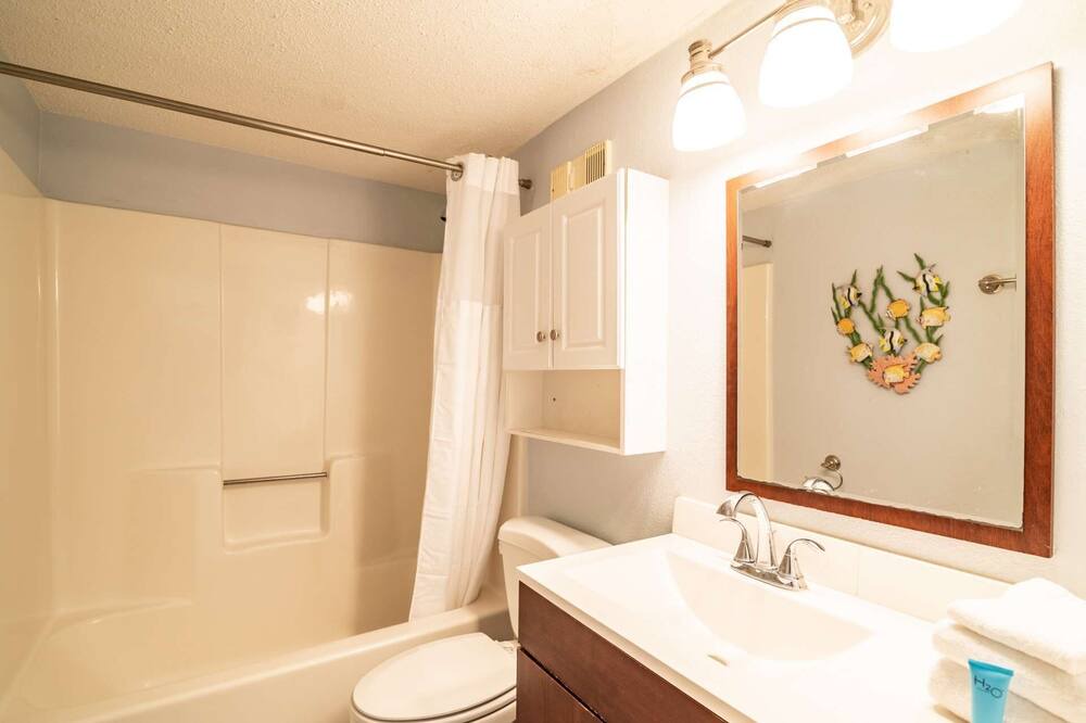Photo of Bathroom in Garden City