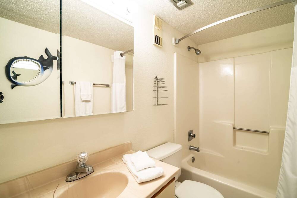 Photo of Bathroom in Garden City