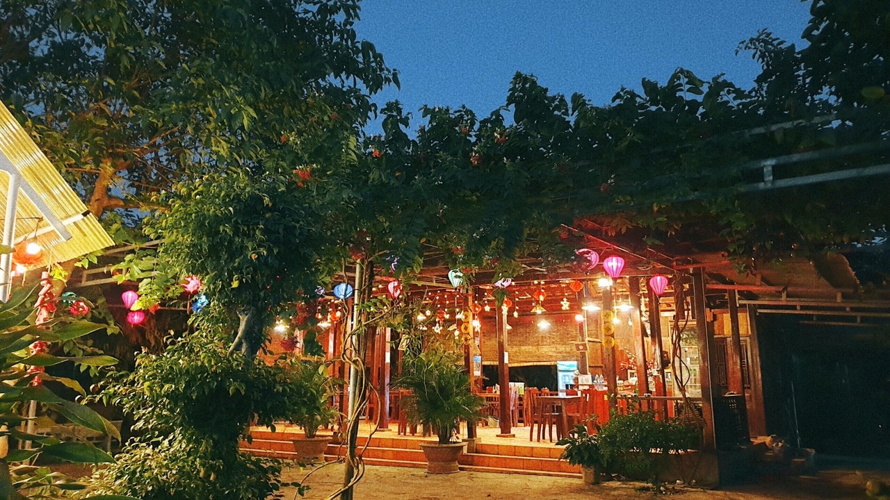 Photo of Others in Quan Tom