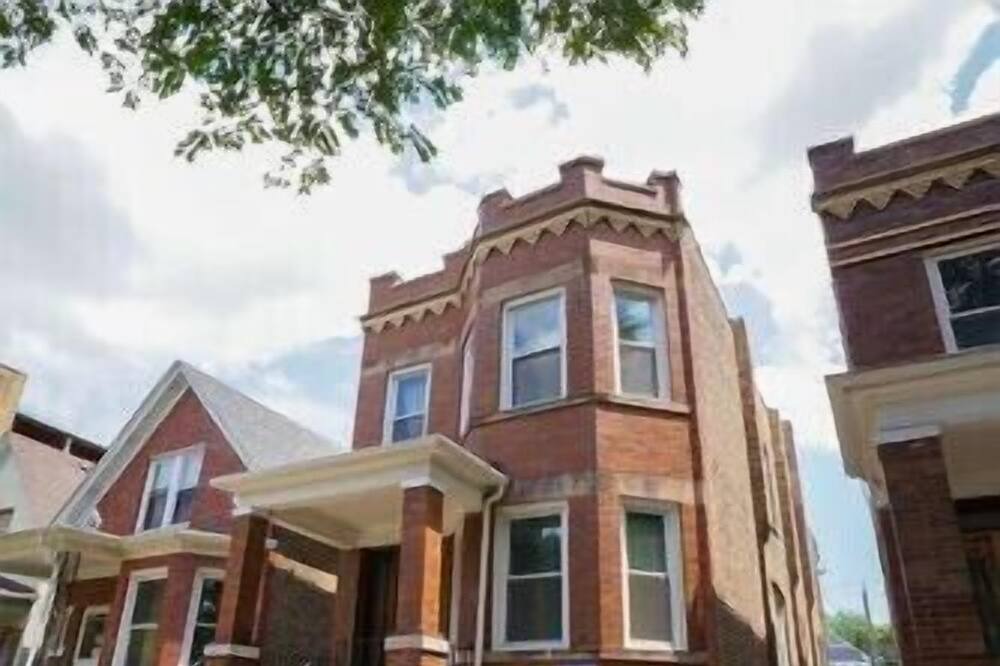 Photo of Outdoor in Logan Square