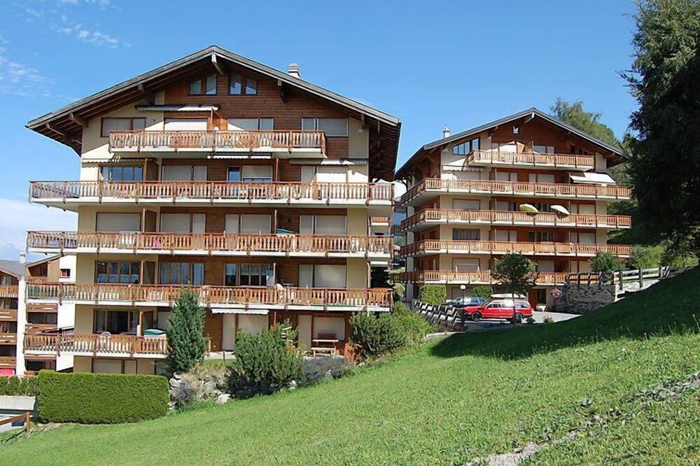 Photo of Outdoor in Saint-Pierre-de-Clages