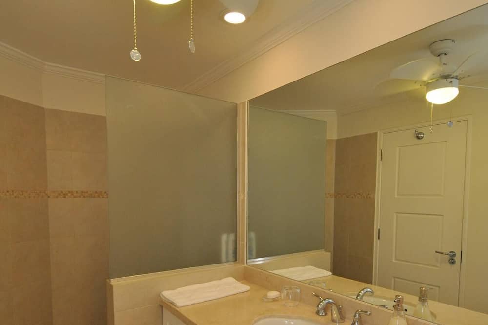 Photo of Bathroom in Saint Matthias