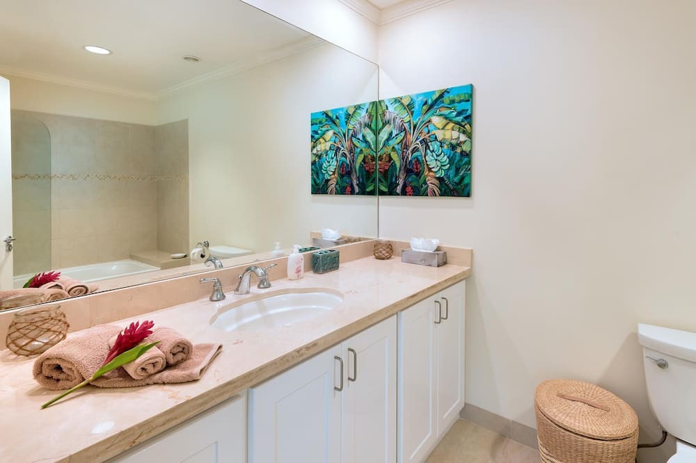 Photo of Bathroom in Saint Matthias