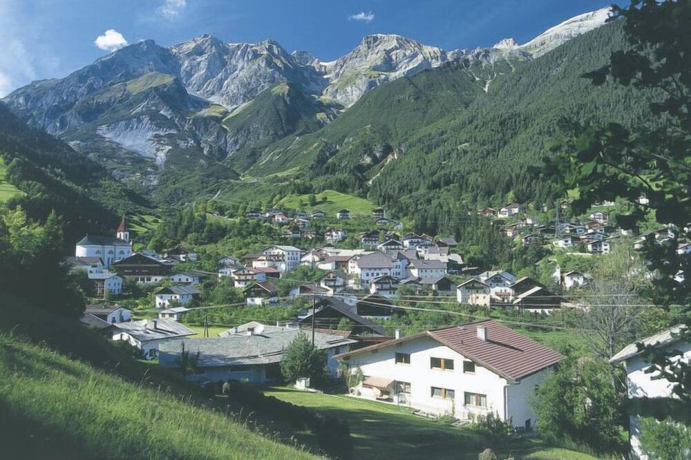 Photo of Outdoor in Grins