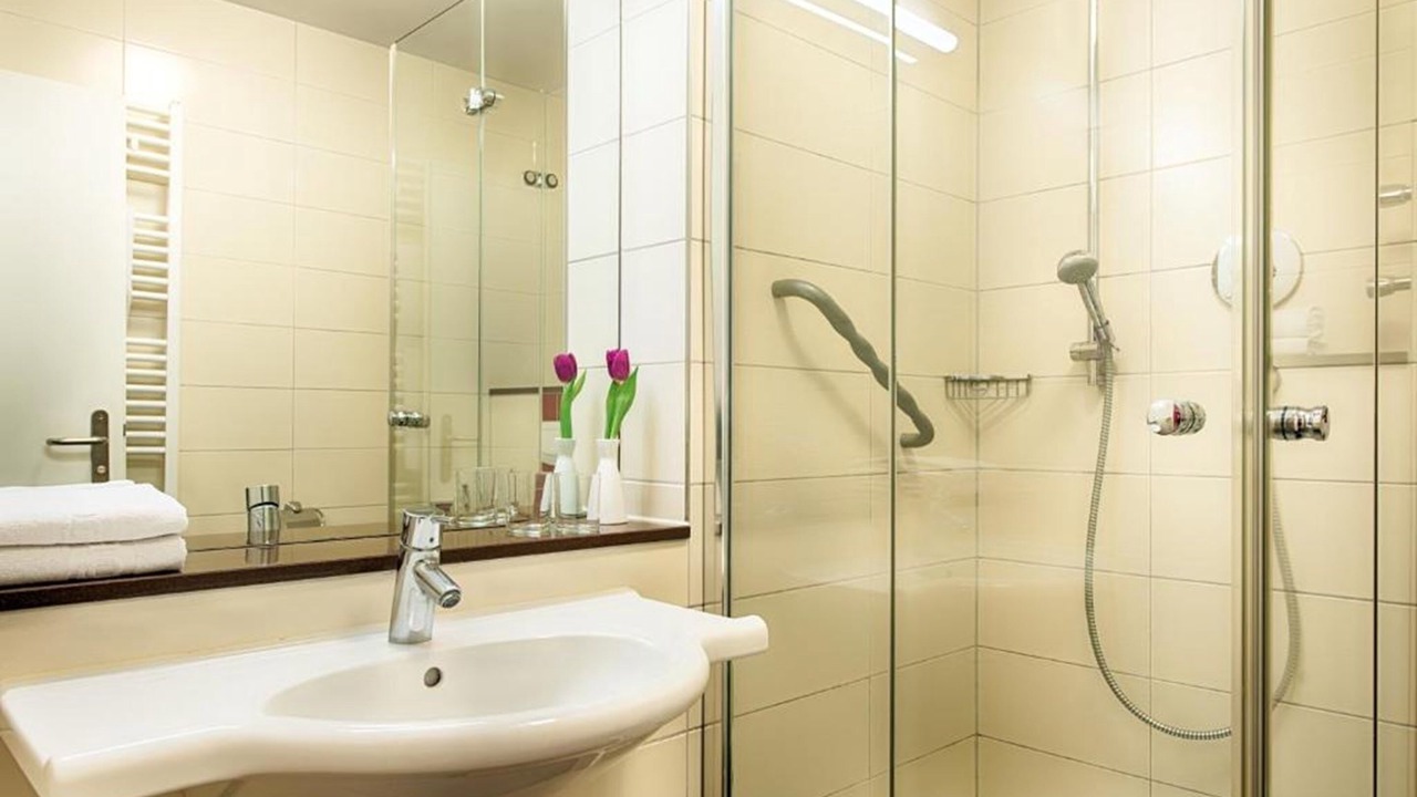 Photo of Bathroom in Tiergarten