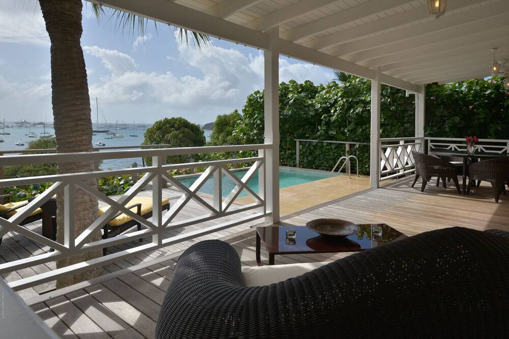 Photo of Patio Balcony in Public