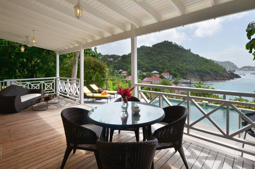 Photo of Patio Balcony in Public