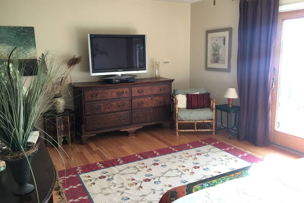Photo of Bedroom in Hampton Bays