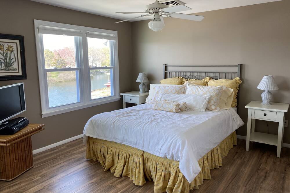Photo of Bedroom in Hampton Bays