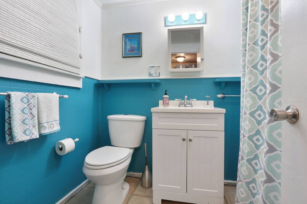 Photo of Bathroom in Algiers Point
