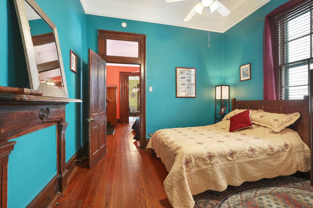 Photo of Bedroom in Algiers Point