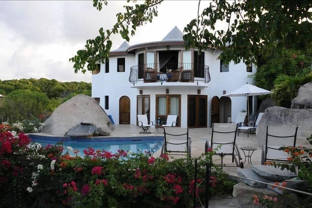 Photo of Outdoor in Little Trunk Bay