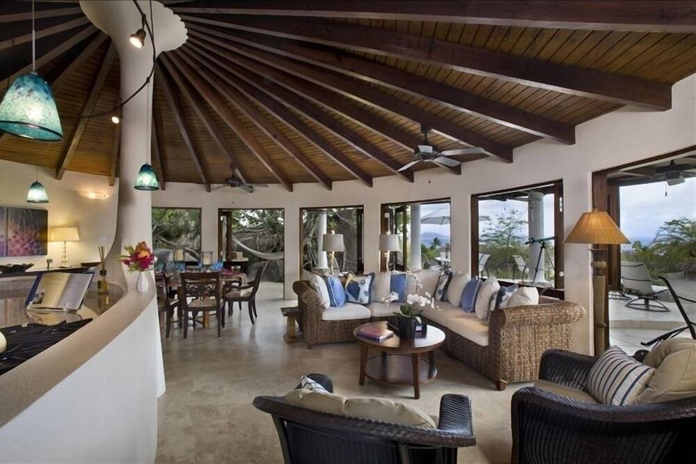 Photo of Livingroom in Little Trunk Bay