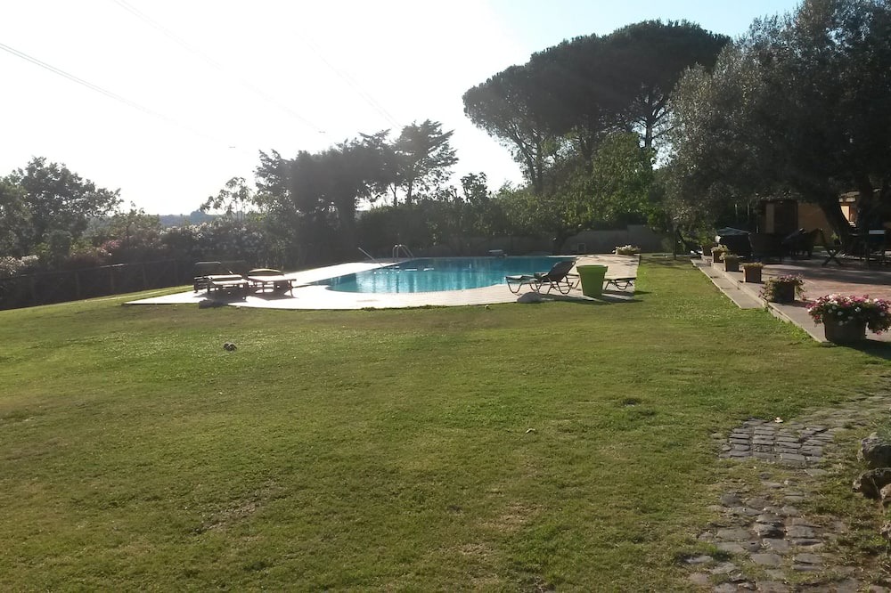 Photo of Outdoor in Zona XXVI Castel di Decima