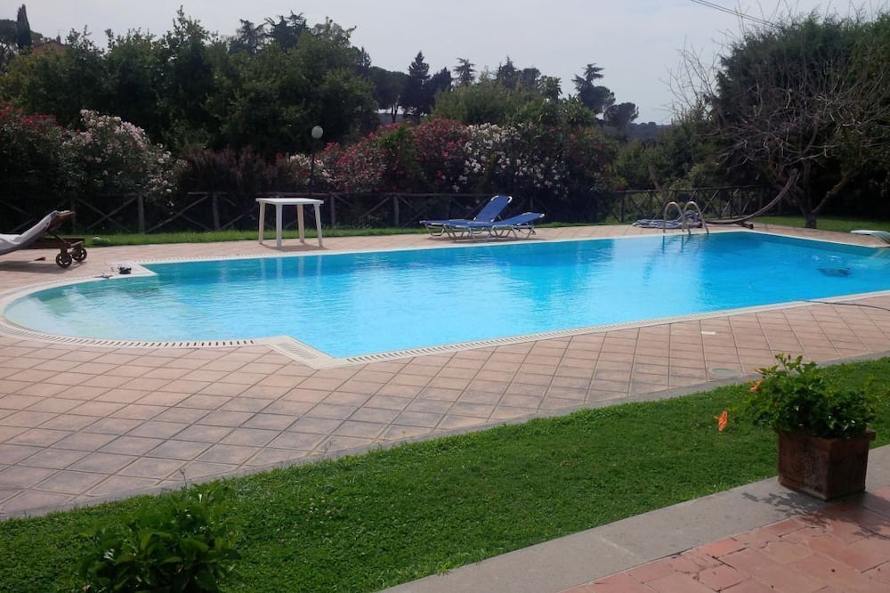 Photo of Outdoor in Zona XXVI Castel di Decima
