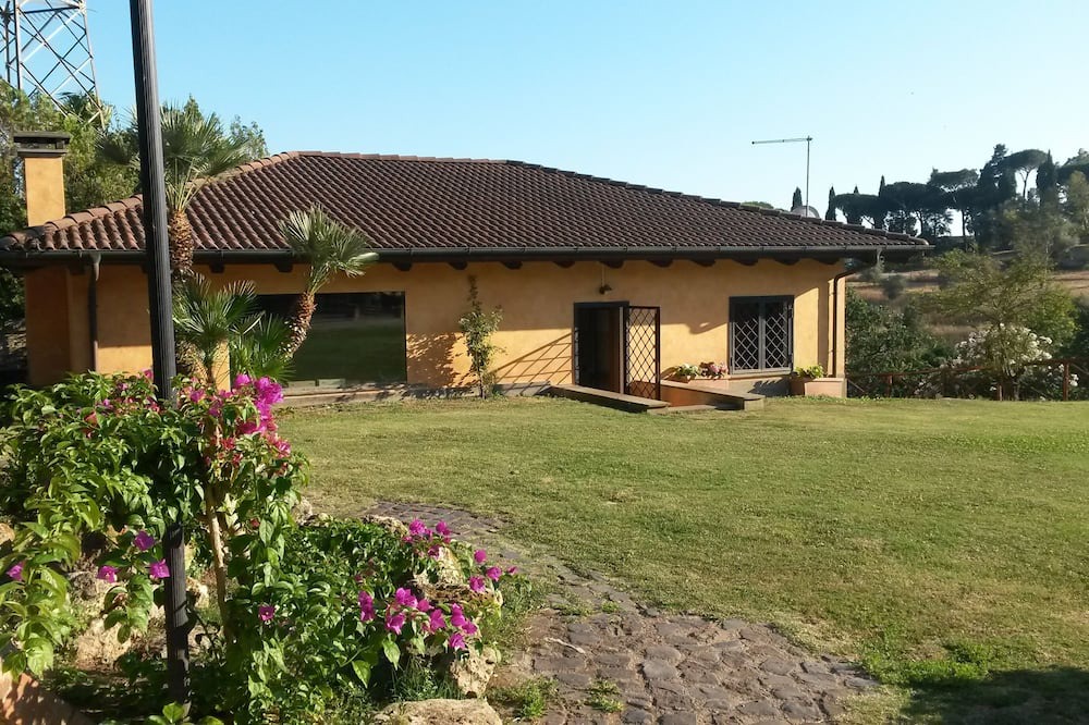 Photo of Outdoor in Zona XXVI Castel di Decima
